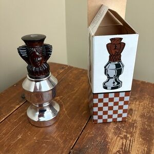 💚Avon Vintage The Queen II Chess Piece Decanter